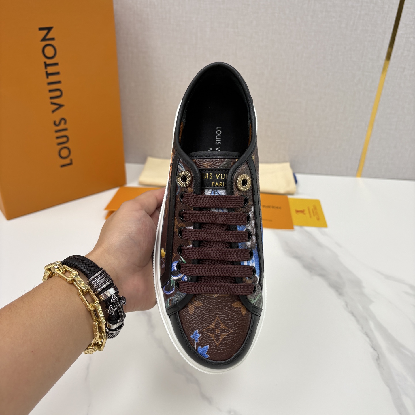 💋💍L家新品 情侣款👫 经典老花休闲板鞋运动鞋 以Monogram老花为品牌灵魂，将法式优雅与现代潮流完