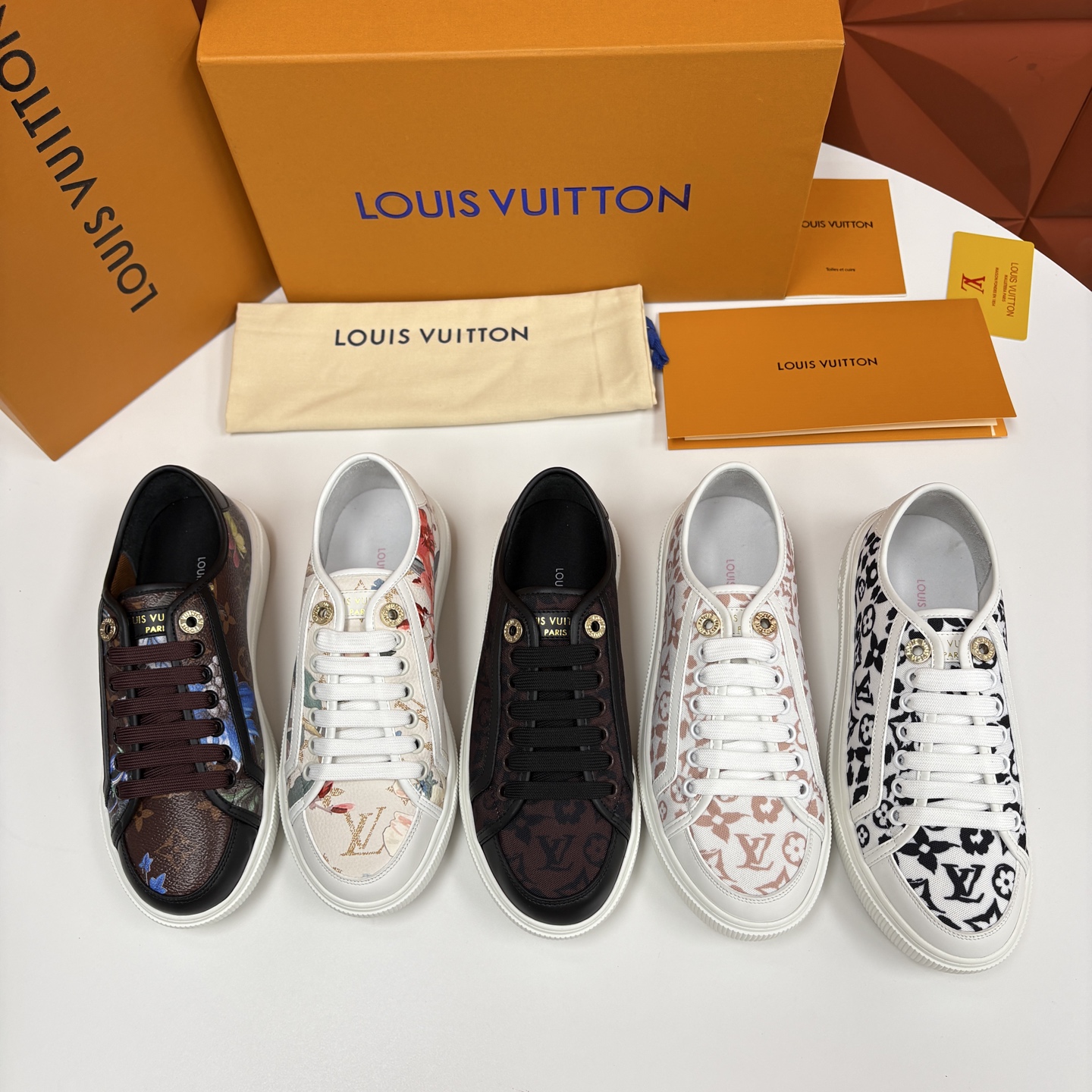 💋💍L家新品 情侣款👫 经典老花休闲板鞋运动鞋 以Monogram老花为品牌灵魂，将法式优雅与现代潮流完