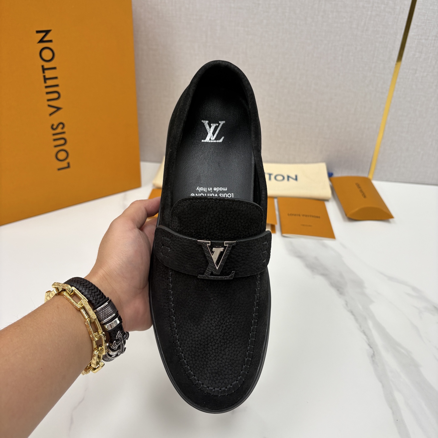 💋💍L 家新品 LOU*S VUITTO* 新品男士休闲乐福鞋 甄选进口头层牛皮/反绒牛皮制成 。 鞋身