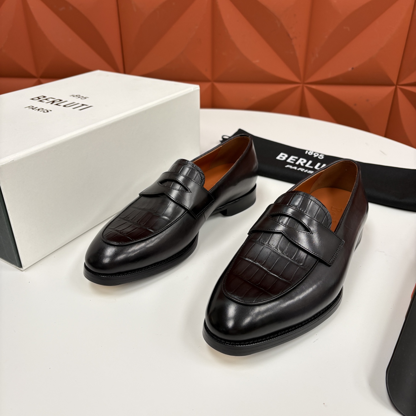 💋💍BERLUT* 布鲁提 新品男士乐福鞋皮鞋 Berlut*的一款标志性鞋履 意大利进口牛皮拼接鳄鱼纹