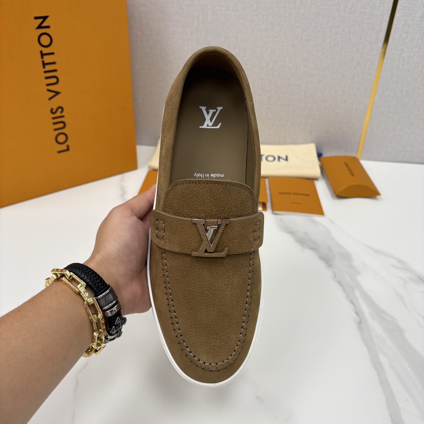 💋💍L 家新品 LOU*S VUITTO* 新品男士休闲乐福鞋 甄选进口头层牛皮/反绒牛皮制成 。 鞋身