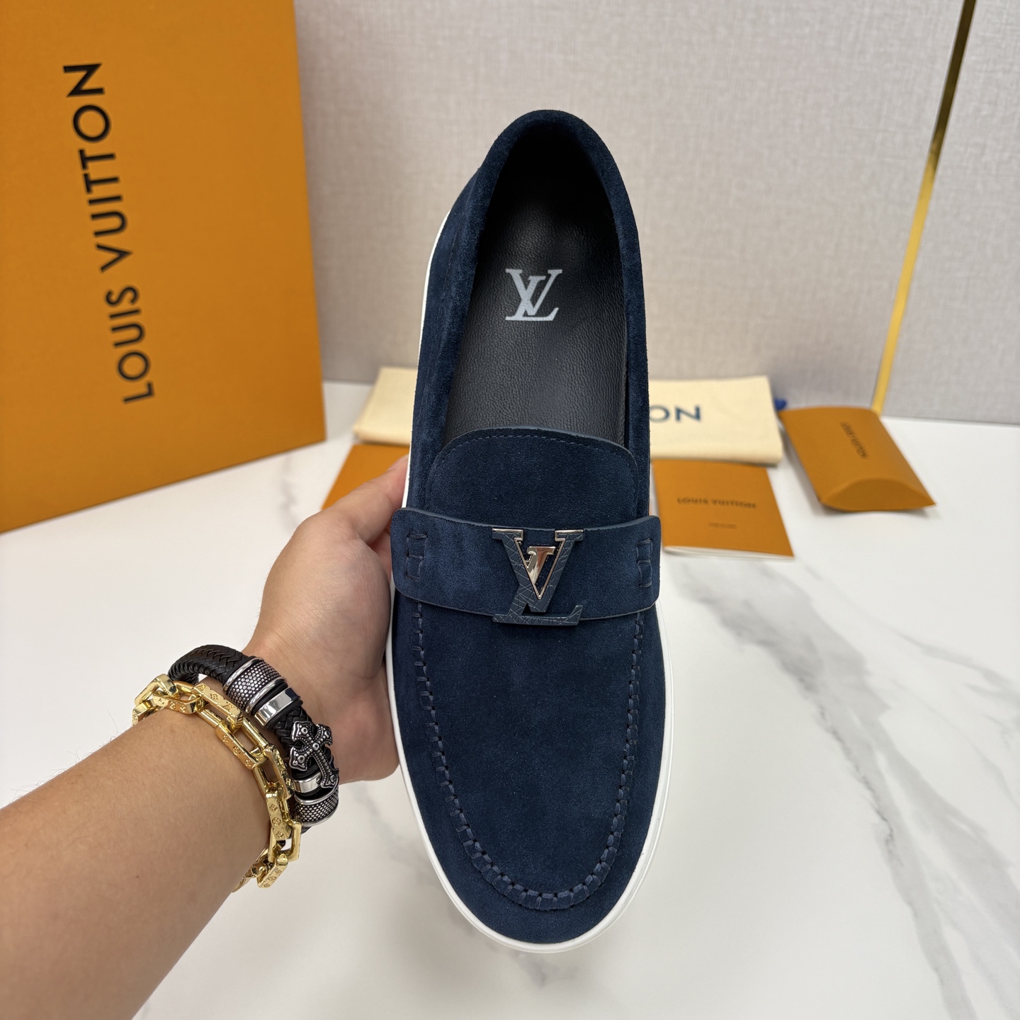 💋💍L 家新品 LOU*S VUITTO* 新品男士休闲乐福鞋 甄选进口头层牛皮/反绒牛皮制成 。 鞋身