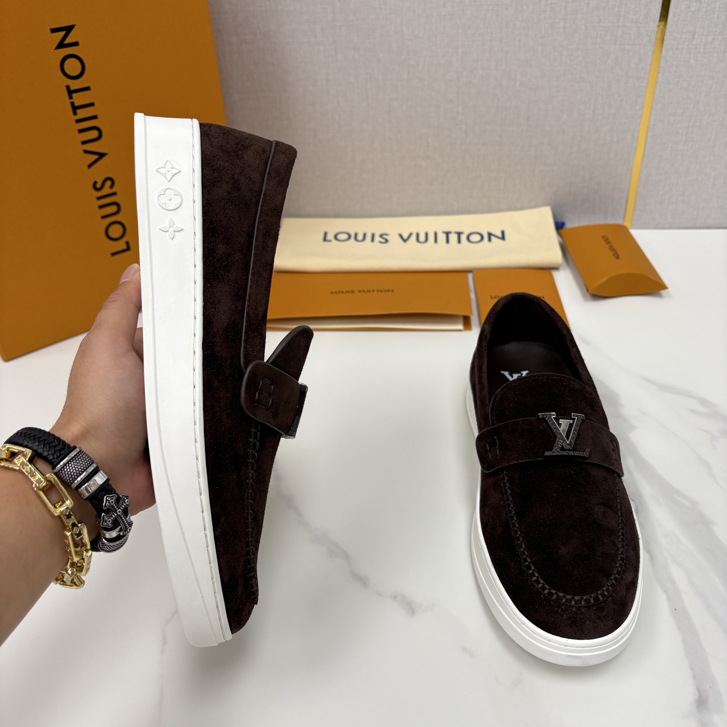 💋💍L 家新品 LOU*S VUITTO* 新品男士休闲乐福鞋 甄选进口头层牛皮/反绒牛皮制成 。 鞋身