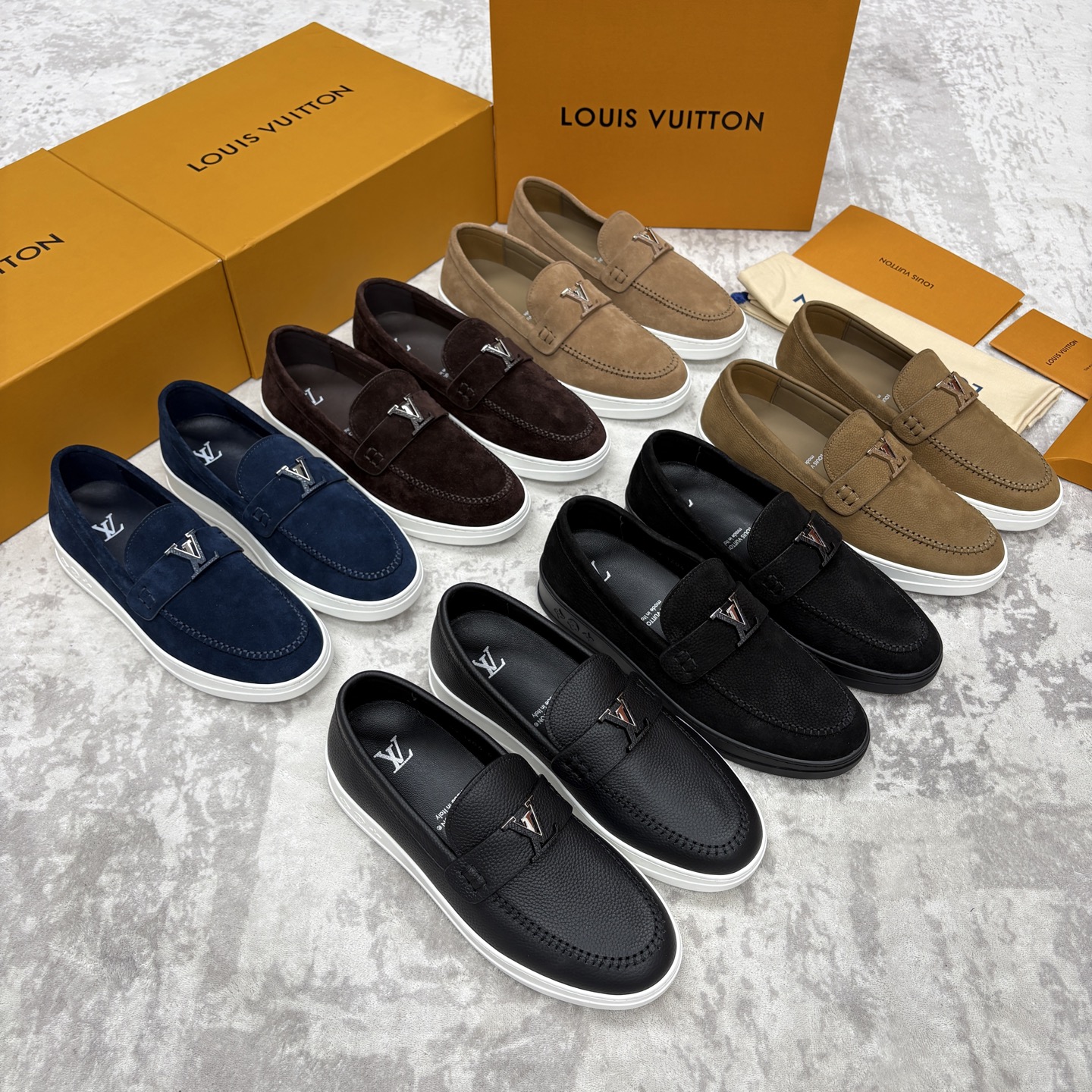 💋💍L 家新品 LOU*S VUITTO* 新品男士休闲乐福鞋 甄选进口头层牛皮/反绒牛皮制成 。 鞋身