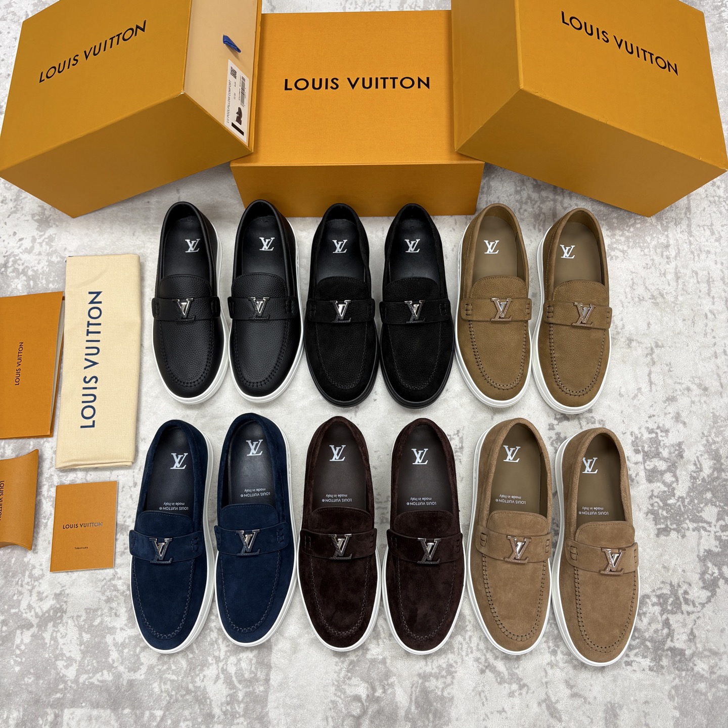 💋💍L 家新品 LOU*S VUITTO* 新品男士休闲乐福鞋 甄选进口头层牛皮/反绒牛皮制成 。 鞋身