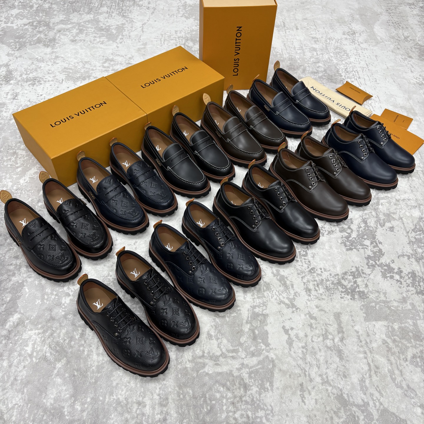 💋💍L家新品 LOUI* 路易*威登 厚底乐福鞋 经典与潮流的双重演绎 以顶级工艺重塑男士鞋履美学，既保