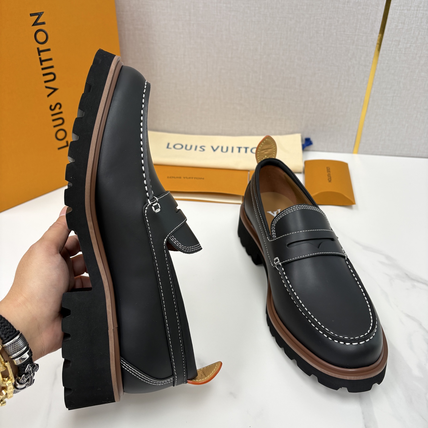 💋💍L家新品 LOUI* 路易*威登 厚底乐福鞋 经典与潮流的双重演绎 以顶级工艺重塑男士鞋履美学，既保
