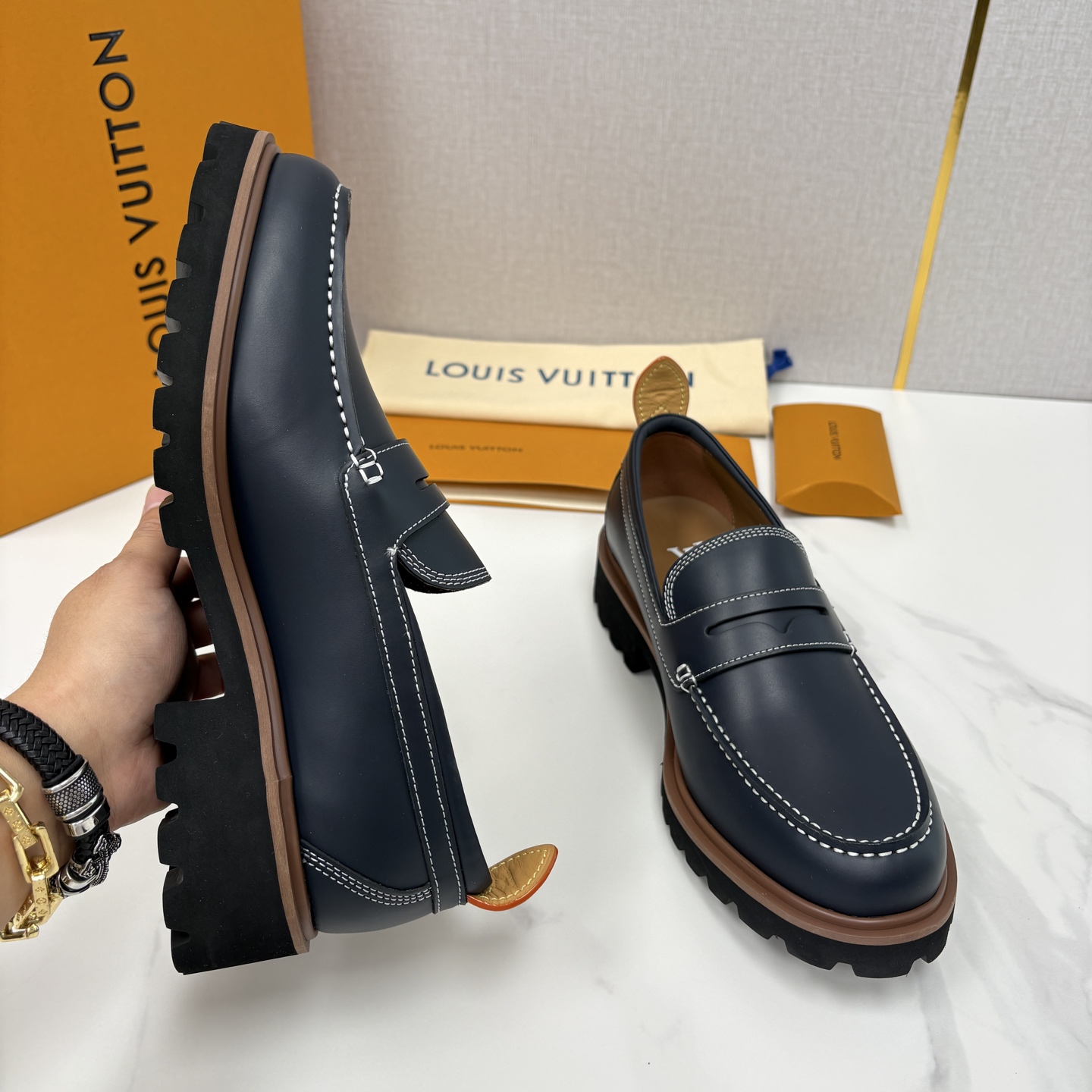 💋💍L家新品 LOUI* 路易*威登 厚底乐福鞋 经典与潮流的双重演绎 以顶级工艺重塑男士鞋履美学，既保