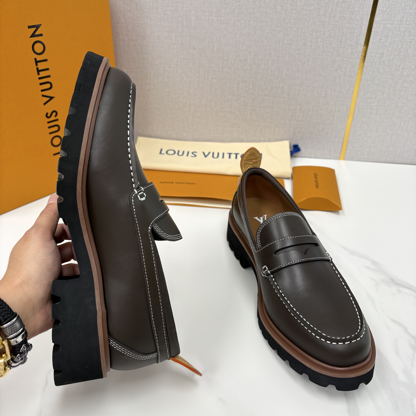 💋💍L家新品 LOUI* 路易*威登 厚底乐福鞋 经典与潮流的双重演绎 以顶级工艺重塑男士鞋履美学，既保