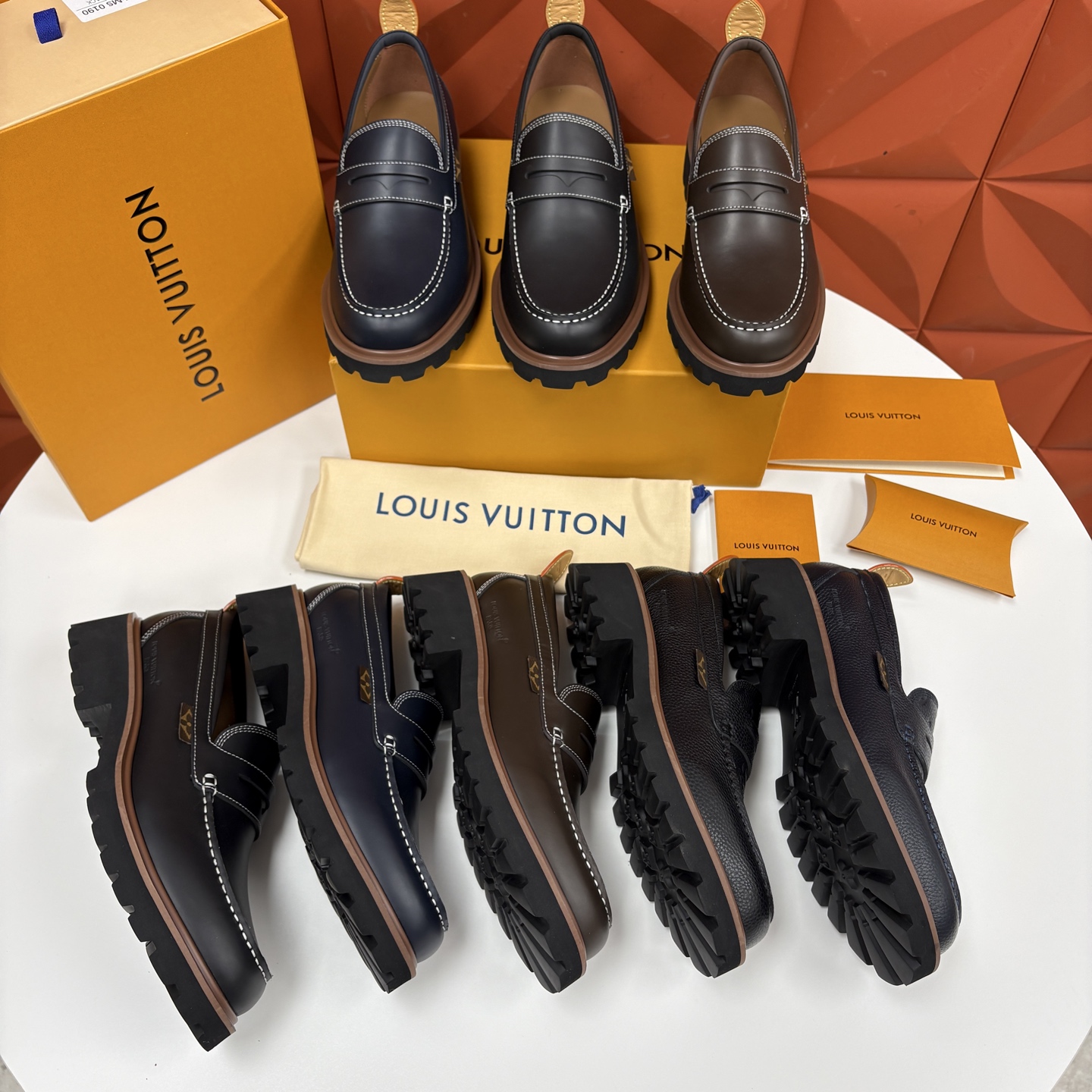 💋💍L家新品 LOUI* 路易*威登 厚底乐福鞋 经典与潮流的双重演绎 以顶级工艺重塑男士鞋履美学，既保