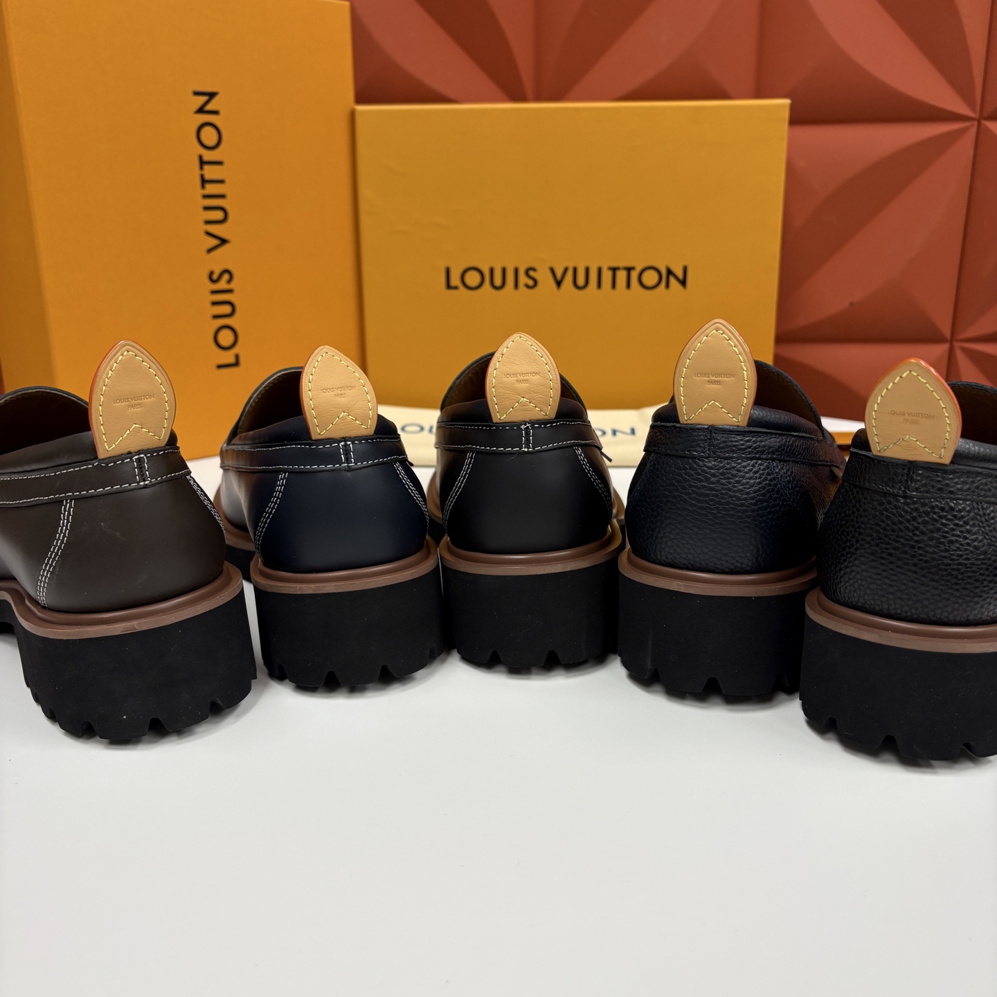 💋💍L家新品 LOUI* 路易*威登 厚底乐福鞋 经典与潮流的双重演绎 以顶级工艺重塑男士鞋履美学，既保