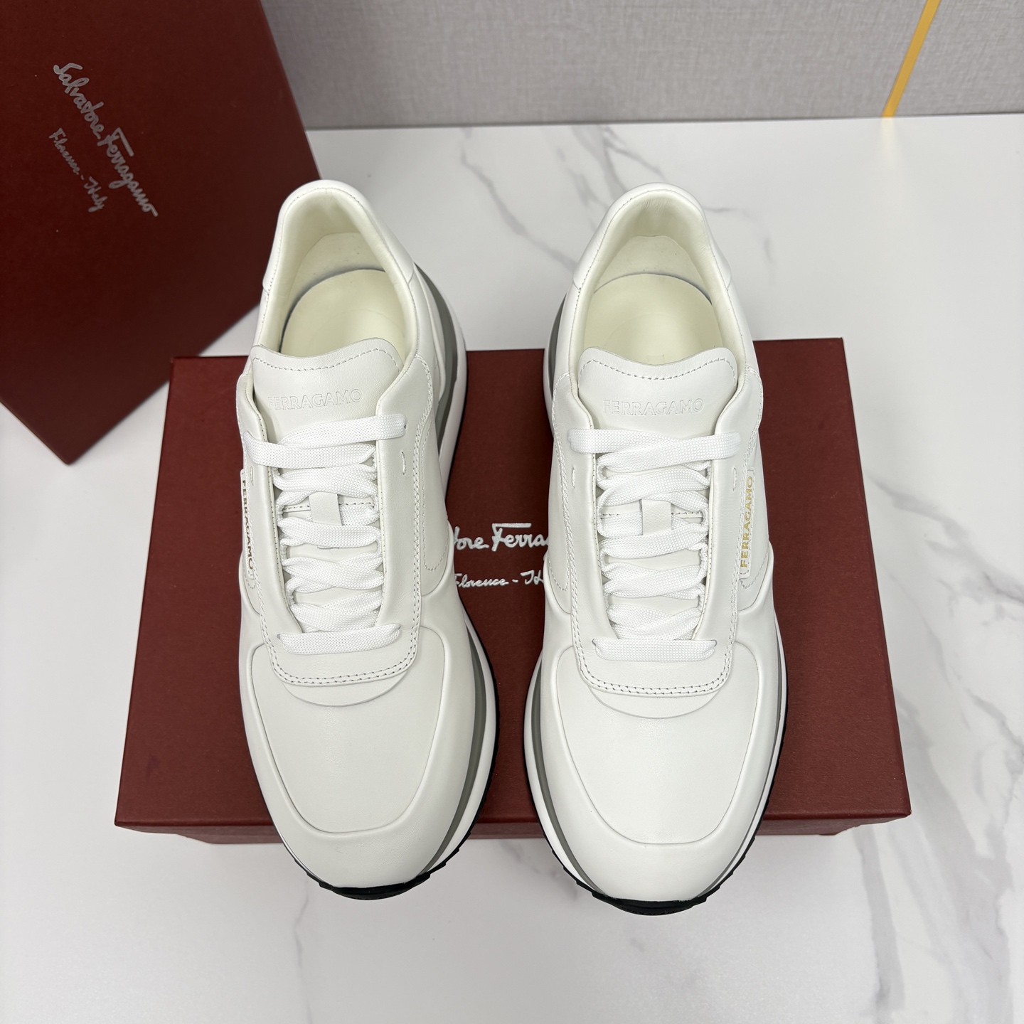 💋💍SF家新品 菲拉～格慕 FERRAGAM* 低帮休闲运动鞋 奢华与舒适的双重盛宴 官方 8,500 