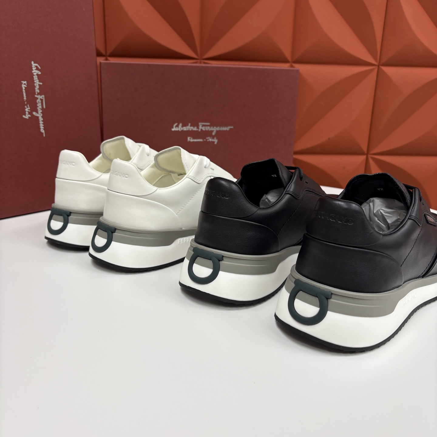💋💍SF家新品 菲拉～格慕 FERRAGAM* 低帮休闲运动鞋 奢华与舒适的双重盛宴 官方 8,500 