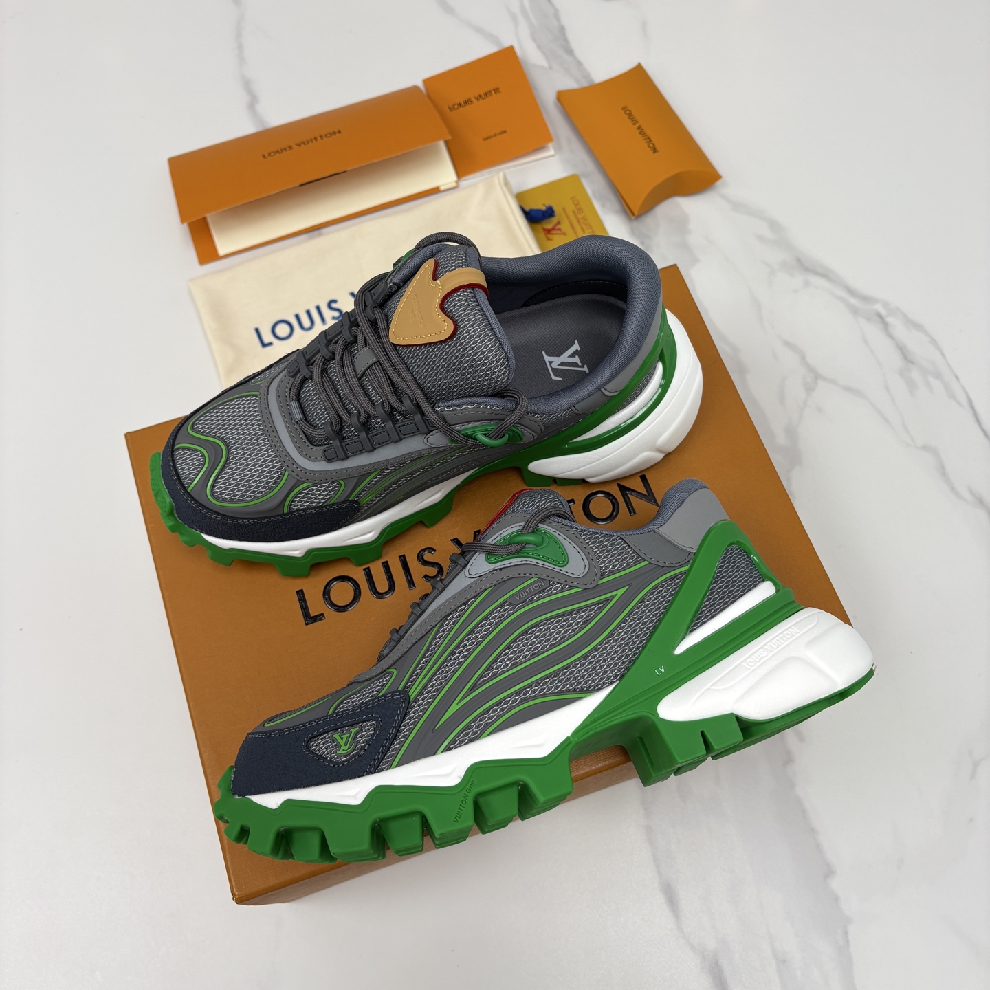 💋💍L 家新品 Loui* Vuitto* 路易～ L*V Runner Summit 男士新款撞色运动