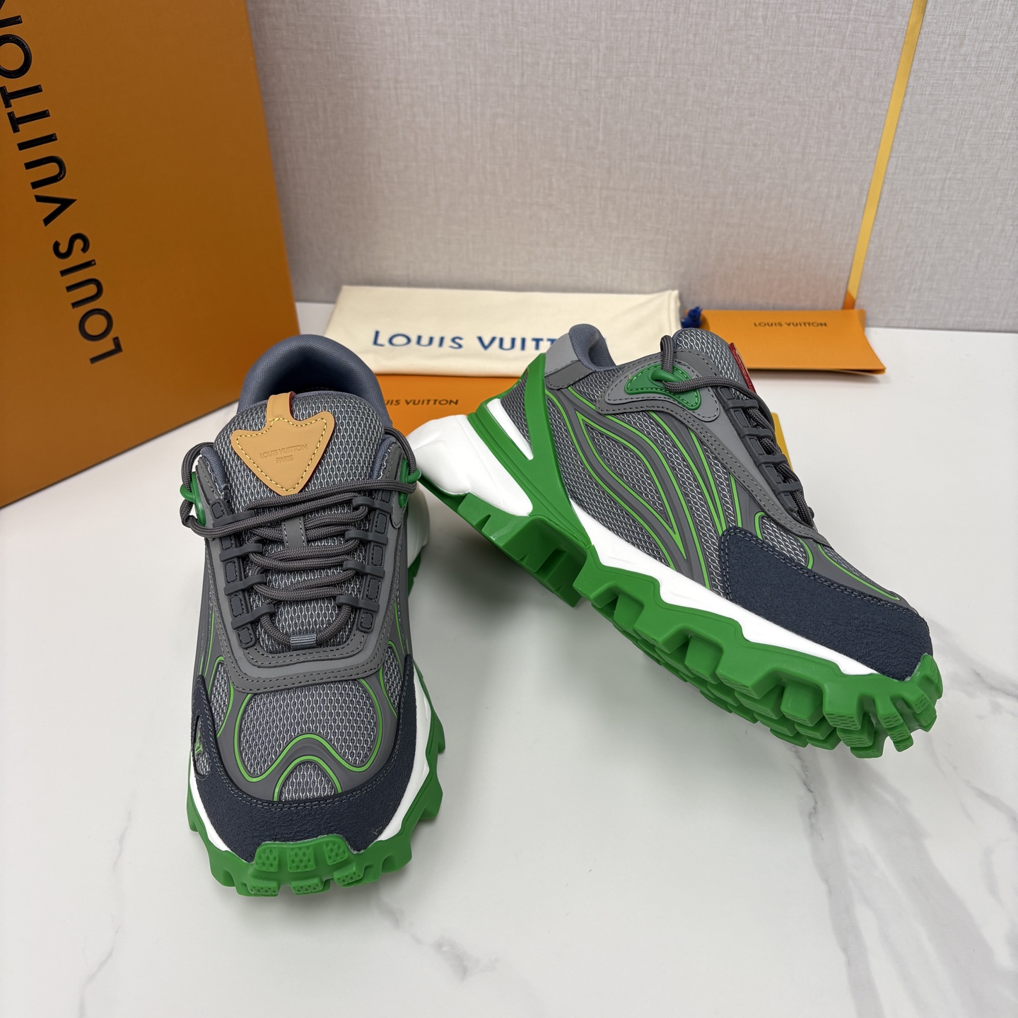 💋💍L 家新品 Loui* Vuitto* 路易～ L*V Runner Summit 男士新款撞色运动