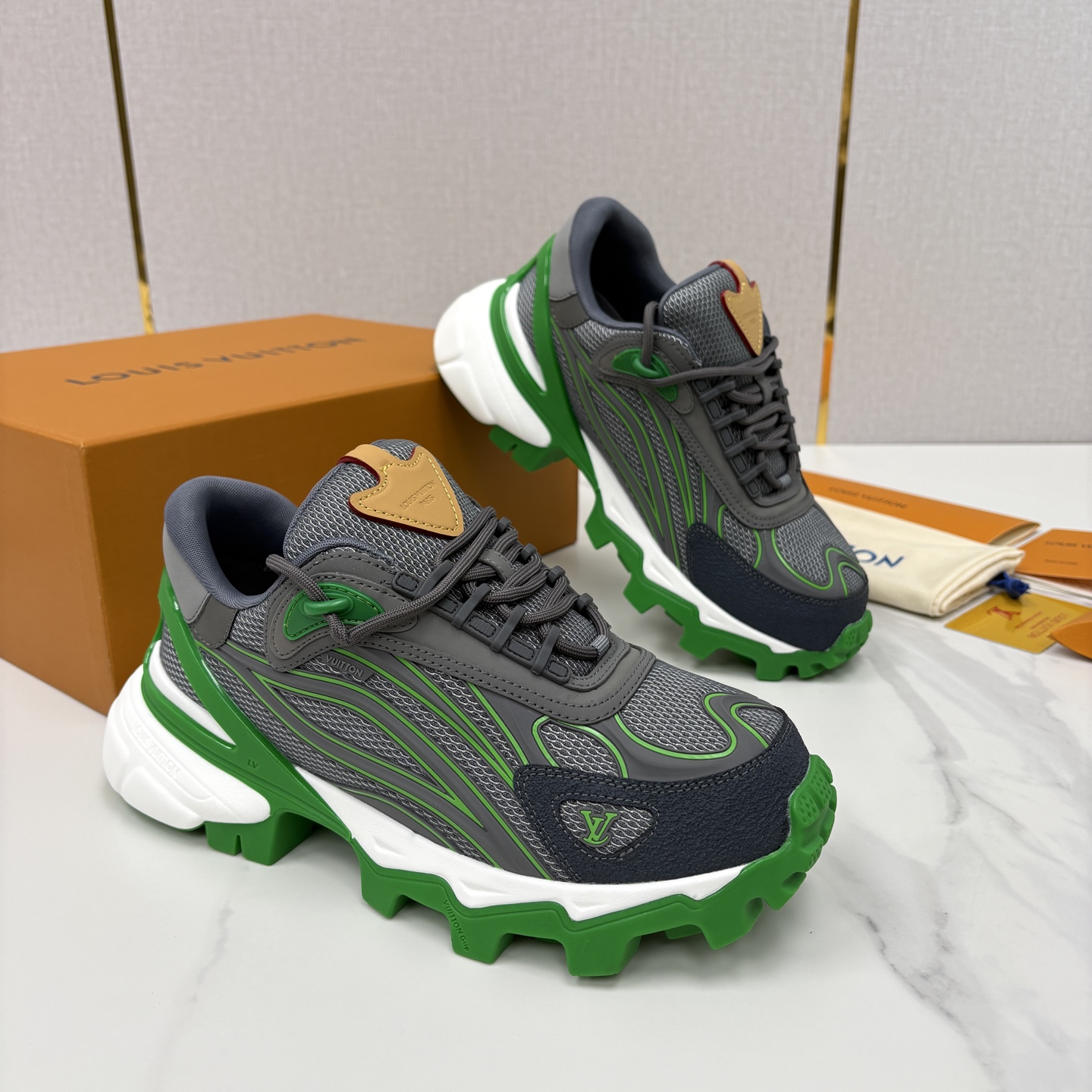 💋💍L 家新品 Loui* Vuitto* 路易～ L*V Runner Summit 男士新款撞色运动