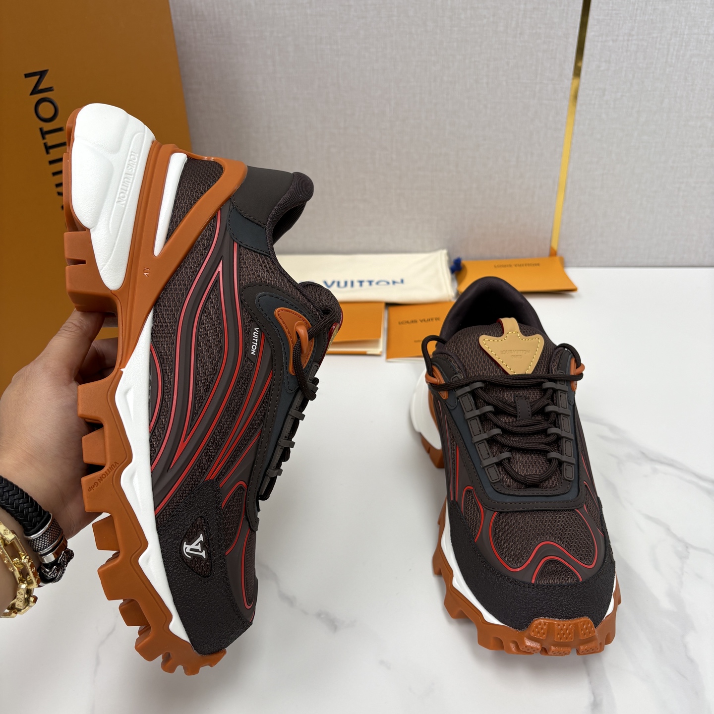 💋💍L 家新品 Loui* Vuitto* 路易～ L*V Runner Summit 男士新款撞色运动