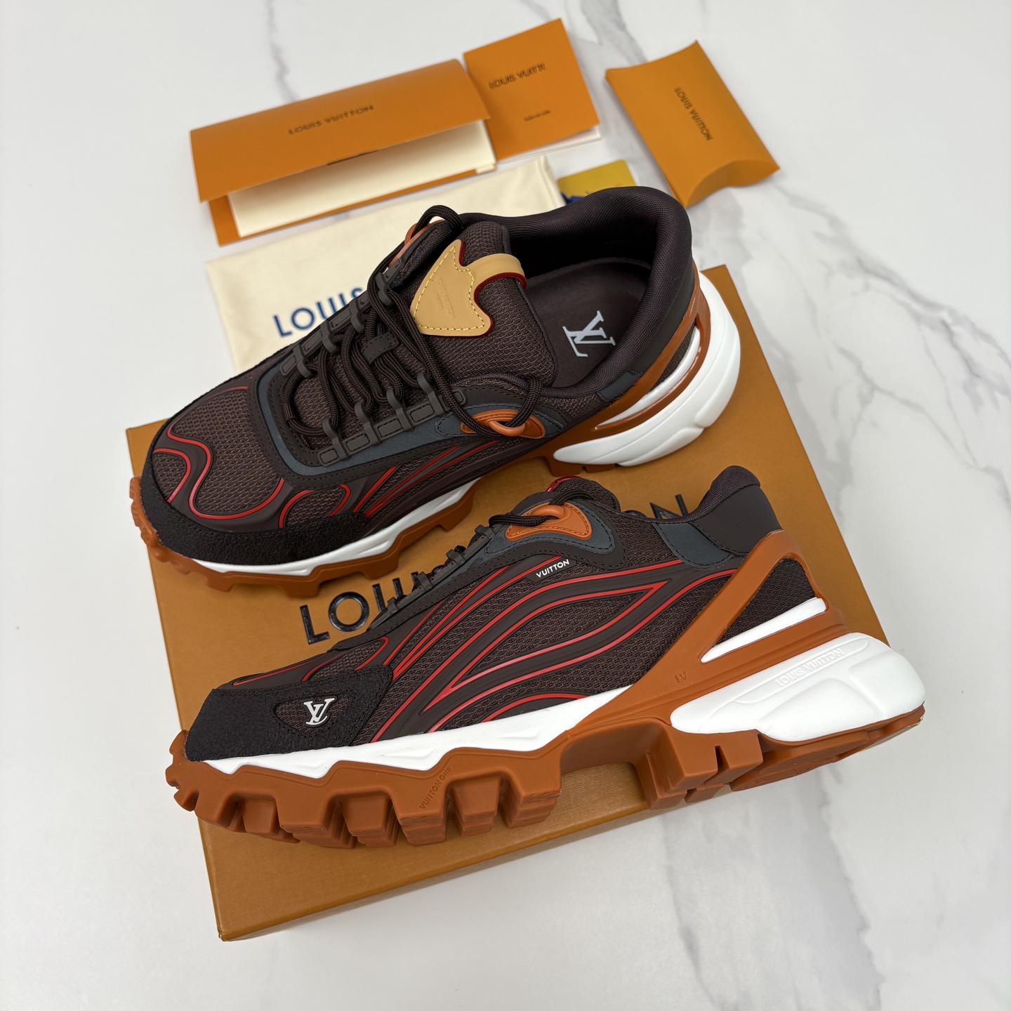 💋💍L 家新品 Loui* Vuitto* 路易～ L*V Runner Summit 男士新款撞色运动