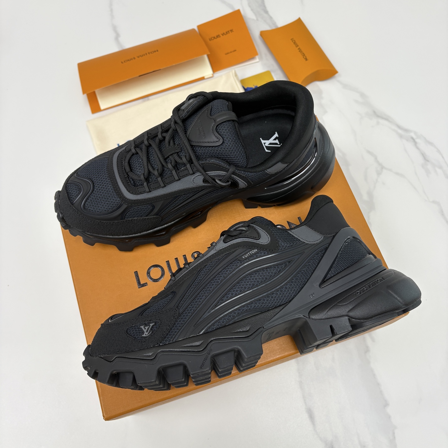 💋💍L 家新品 Loui* Vuitto* 路易～ L*V Runner Summit 男士新款撞色运动