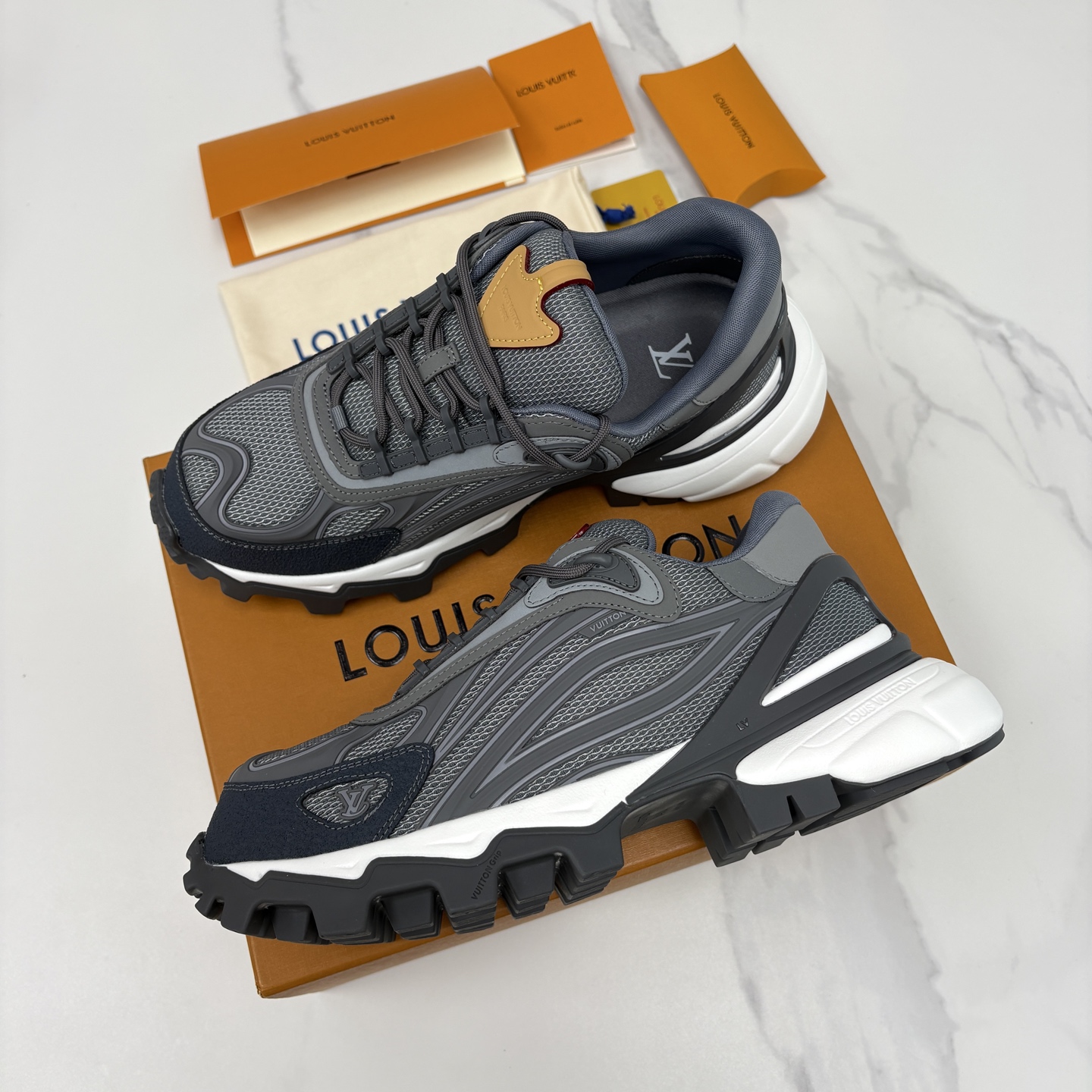 💋💍L 家新品 Loui* Vuitto* 路易～ L*V Runner Summit 男士新款撞色运动