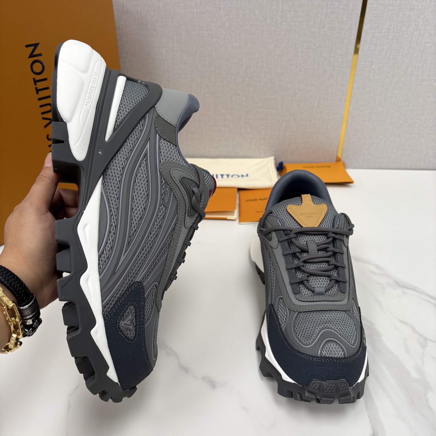 💋💍L 家新品 Loui* Vuitto* 路易～ L*V Runner Summit 男士新款撞色运动