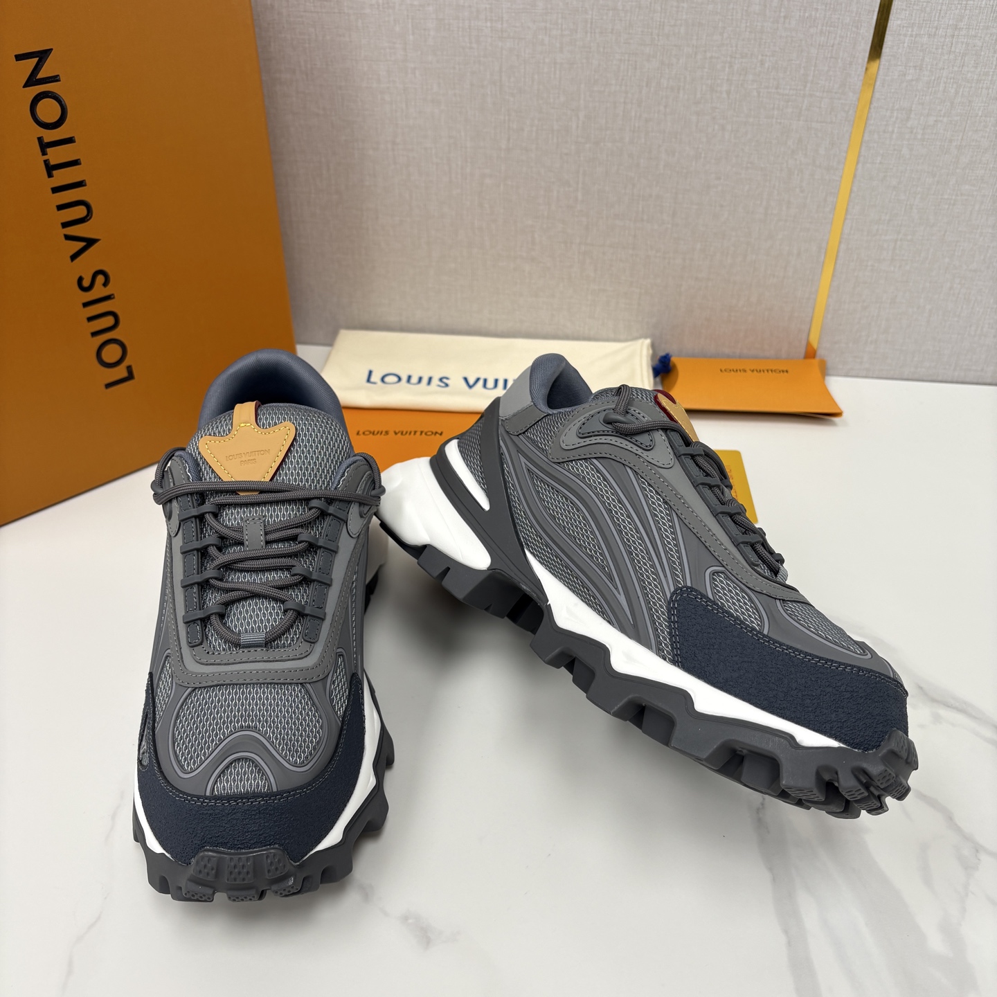 💋💍L 家新品 Loui* Vuitto* 路易～ L*V Runner Summit 男士新款撞色运动