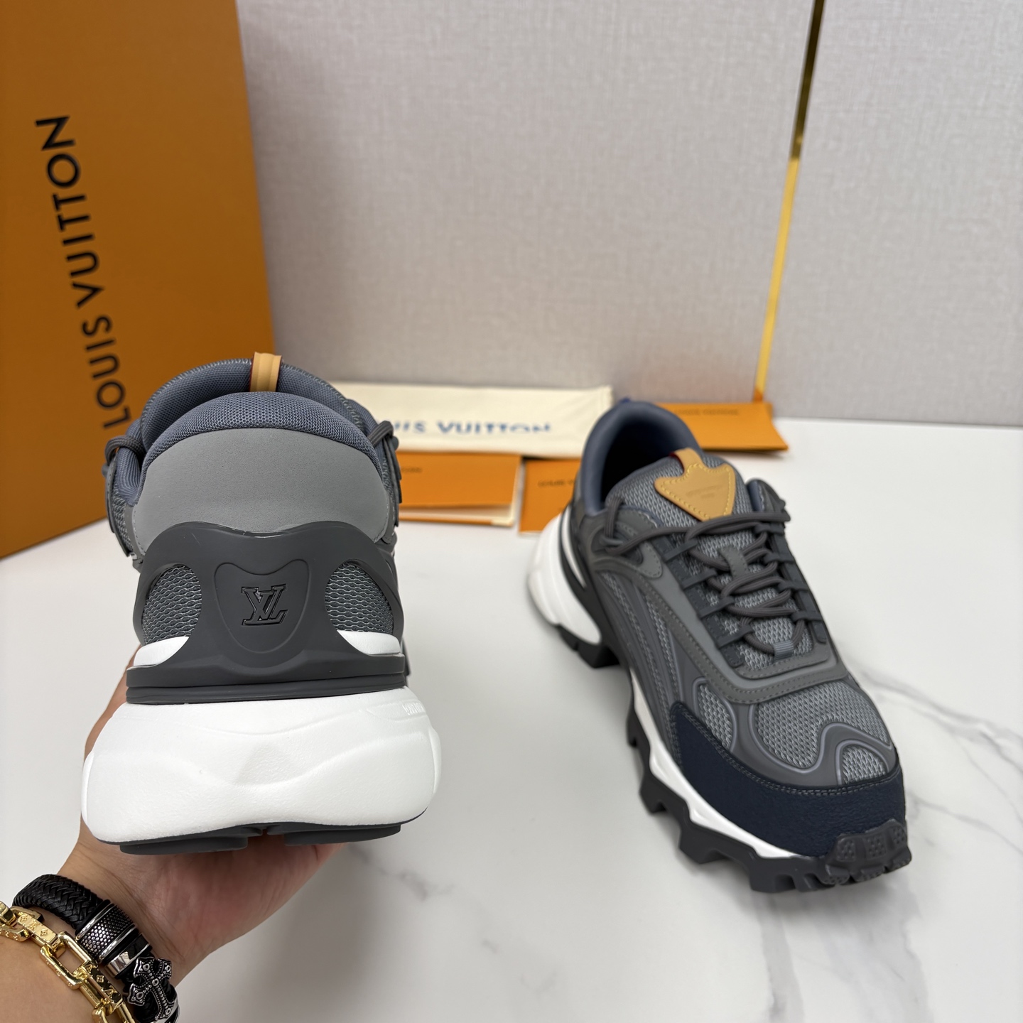 💋💍L 家新品 Loui* Vuitto* 路易～ L*V Runner Summit 男士新款撞色运动