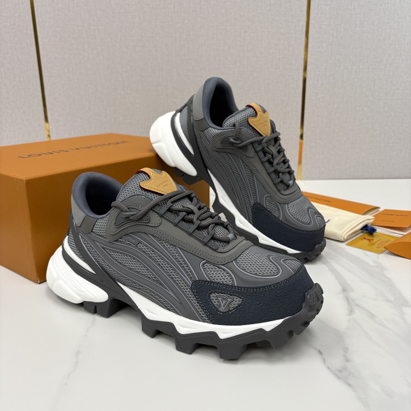 💋💍L 家新品 Loui* Vuitto* 路易～ L*V Runner Summit 男士新款撞色运动