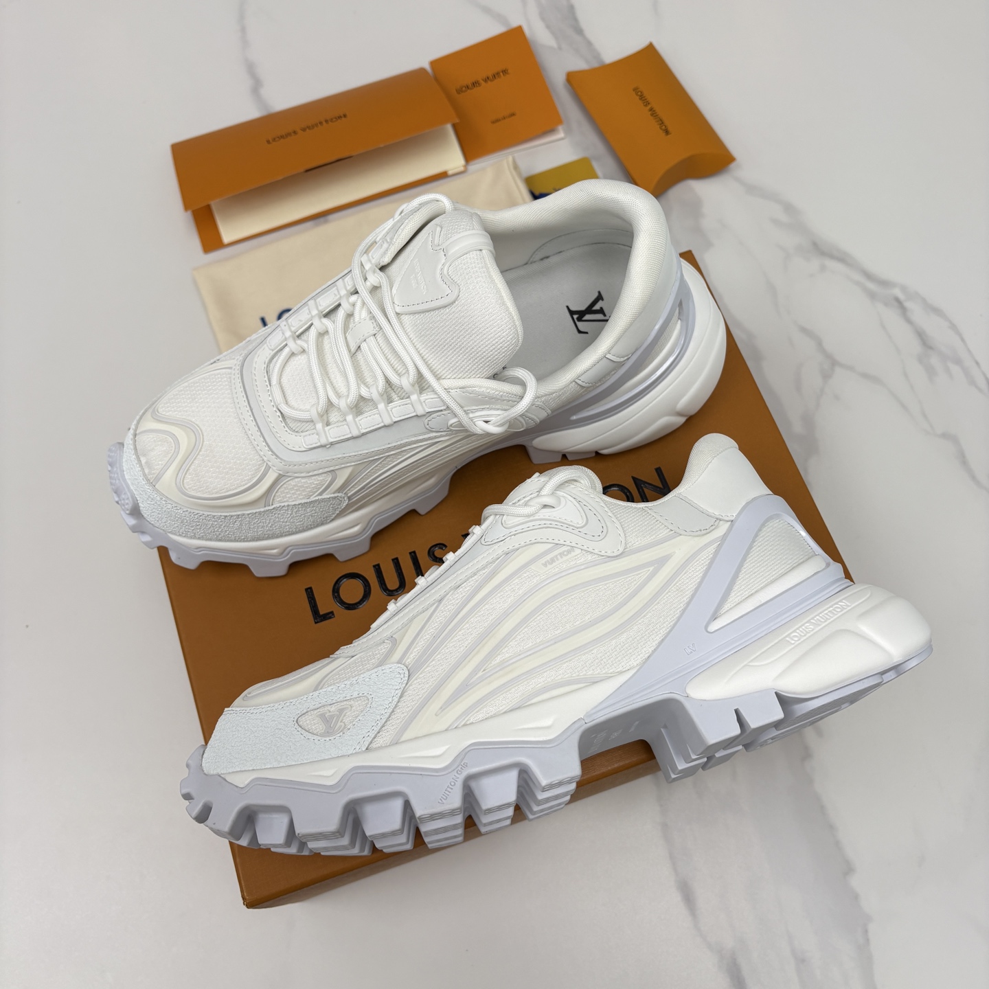 💋💍L 家新品 Loui* Vuitto* 路易～ L*V Runner Summit 男士新款撞色运动