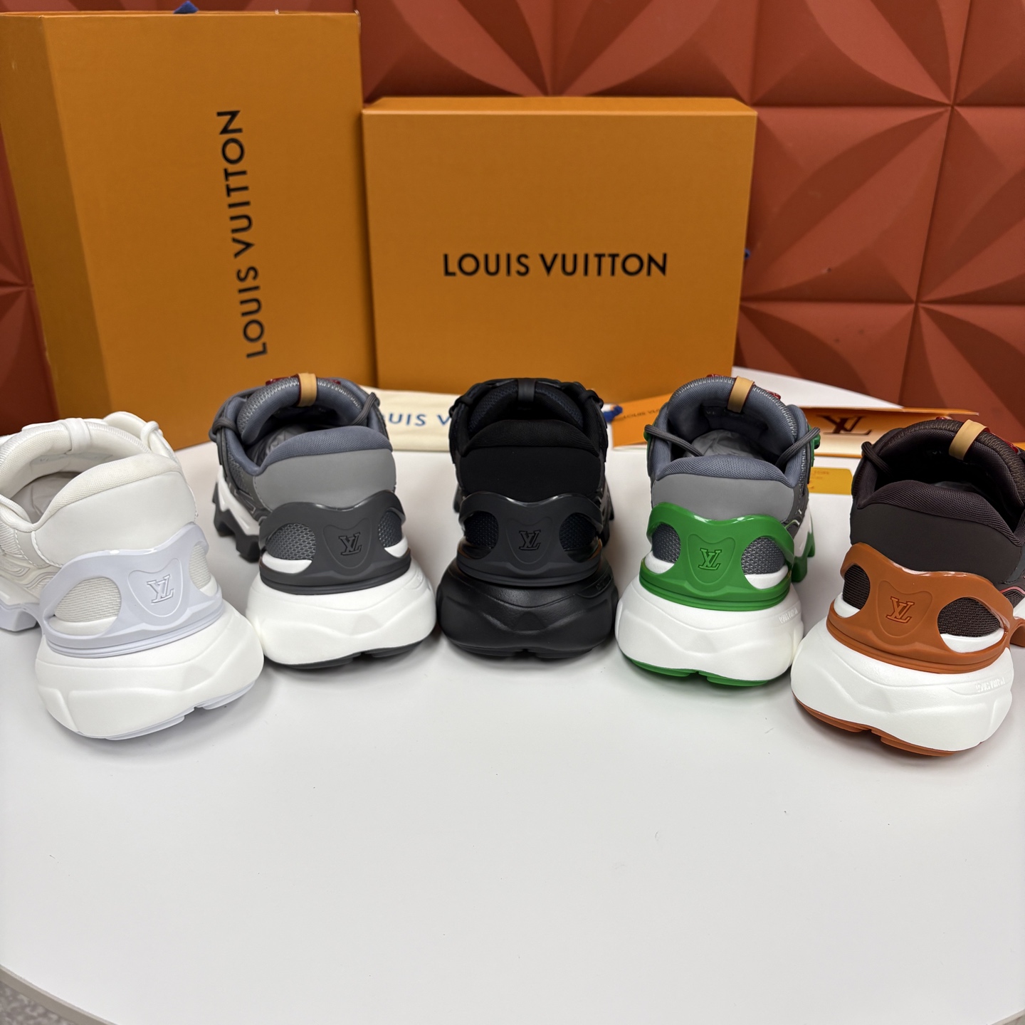 💋💍L 家新品 Loui* Vuitto* 路易～ L*V Runner Summit 男士新款撞色运动