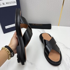 💋💍J.M.WESTO*N 威士-顿 法式轻奢新品交叉真皮凉拖 一双能穿出高级感的真皮拖鞋,通勤度 💋💍J.M.WESTO*N 威士-顿 法式轻奢新品交叉真皮凉拖 一双能穿出高级感的真皮拖鞋,通勤度