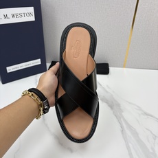 💋💍J.M.WESTO*N 威士-顿 法式轻奢新品交叉真皮凉拖 一双能穿出高级感的真皮拖鞋,通勤度 💋💍J.M.WESTO*N 威士-顿 法式轻奢新品交叉真皮凉拖 一双能穿出高级感的真皮拖鞋,通勤度