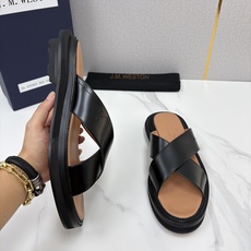 💋💍J.M.WESTO*N 威士-顿 法式轻奢新品交叉真皮凉拖 一双能穿出高级感的真皮拖鞋,通勤度 💋💍J.M.WESTO*N 威士-顿 法式轻奢新品交叉真皮凉拖 一双能穿出高级感的真皮拖鞋,通勤度