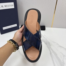 💋💍J.M.WESTO*N 威士-顿 法式轻奢新品交叉真皮凉拖 一双能穿出高级感的真皮拖鞋,通勤度 💋💍J.M.WESTO*N 威士-顿 法式轻奢新品交叉真皮凉拖 一双能穿出高级感的真皮拖鞋,通勤度