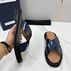 💋💍J.M.WESTO*N 威士-顿 法式轻奢新品交叉真皮凉拖 一双能穿出高级感的真皮拖鞋,通勤度 💋💍J.M.WESTO*N 威士-顿 法式轻奢新品交叉真皮凉拖 一双能穿出高级感的真皮拖鞋,通勤度