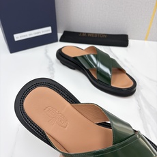 💋💍J.M.WESTO*N 威士-顿 法式轻奢新品交叉真皮凉拖 一双能穿出高级感的真皮拖鞋,通勤度 💋💍J.M.WESTO*N 威士-顿 法式轻奢新品交叉真皮凉拖 一双能穿出高级感的真皮拖鞋,通勤度