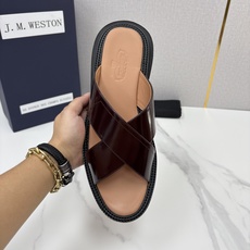 💋💍J.M.WESTO*N 威士-顿 法式轻奢新品交叉真皮凉拖 一双能穿出高级感的真皮拖鞋,通勤度 💋💍J.M.WESTO*N 威士-顿 法式轻奢新品交叉真皮凉拖 一双能穿出高级感的真皮拖鞋,通勤度
