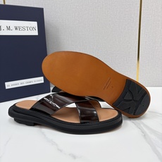 💋💍J.M.WESTO*N 威士-顿 法式轻奢新品交叉真皮凉拖 一双能穿出高级感的真皮拖鞋,通勤度 💋💍J.M.WESTO*N 威士-顿 法式轻奢新品交叉真皮凉拖 一双能穿出高级感的真皮拖鞋,通勤度