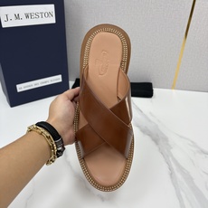 💋💍J.M.WESTO*N 威士-顿 法式轻奢新品交叉真皮凉拖 一双能穿出高级感的真皮拖鞋,通勤度 💋💍J.M.WESTO*N 威士-顿 法式轻奢新品交叉真皮凉拖 一双能穿出高级感的真皮拖鞋,通勤度