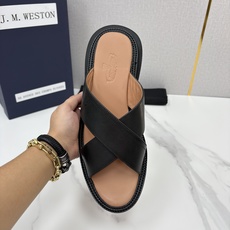 💋💍J.M.WESTO*N 威士-顿 法式轻奢新品交叉真皮凉拖 一双能穿出高级感的真皮拖鞋,通勤度 💋💍J.M.WESTO*N 威士-顿 法式轻奢新品交叉真皮凉拖 一双能穿出高级感的真皮拖鞋,通勤度
