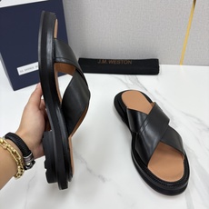 💋💍J.M.WESTO*N 威士-顿 法式轻奢新品交叉真皮凉拖 一双能穿出高级感的真皮拖鞋,通勤度 💋💍J.M.WESTO*N 威士-顿 法式轻奢新品交叉真皮凉拖 一双能穿出高级感的真皮拖鞋,通勤度