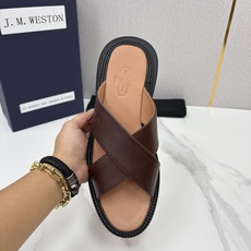 💋💍J.M.WESTO*N 威士-顿 法式轻奢新品交叉真皮凉拖 一双能穿出高级感的真皮拖鞋,通勤度 💋💍J.M.WESTO*N 威士-顿 法式轻奢新品交叉真皮凉拖 一双能穿出高级感的真皮拖鞋,通勤度