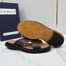 💋💍J.M.WESTO*N 威士-顿 法式轻奢新品交叉真皮凉拖 一双能穿出高级感的真皮拖鞋,通勤度 💋💍J.M.WESTO*N 威士-顿 法式轻奢新品交叉真皮凉拖 一双能穿出高级感的真皮拖鞋,通勤度