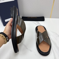 💋💍J.M.WESTO*N 威士-顿 法式轻奢新品交叉真皮凉拖 一双能穿出高级感的真皮拖鞋,通勤度 💋💍J.M.WESTO*N 威士-顿 法式轻奢新品交叉真皮凉拖 一双能穿出高级感的真皮拖鞋,通勤度
