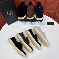 💋💍P家新品 PRAD* 普拉-达 男士绒面乐福鞋 意式优雅,一步到位 这双乐福鞋是标志性的优 💋💍P家新品 PRAD* 普拉-达 男士绒面乐福鞋 意式优雅,一步到位 这双乐福鞋是标志性的优