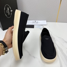 💋💍P家新品 PRAD* 普拉-达 男士帆布乐福鞋 意式优雅,一步到位 这双乐福鞋是标志性的优 💋💍P家新品 PRAD* 普拉-达 男士帆布乐福鞋 意式优雅,一步到位 这双乐福鞋是标志性的优