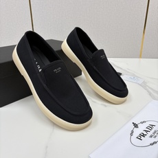 💋💍P家新品 PRAD* 普拉-达 男士帆布乐福鞋 意式优雅,一步到位 这双乐福鞋是标志性的优 💋💍P家新品 PRAD* 普拉-达 男士帆布乐福鞋 意式优雅,一步到位 这双乐福鞋是标志性的优