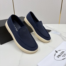 💋💍P家新品 PRAD* 普拉-达 男士帆布乐福鞋 意式优雅,一步到位 这双乐福鞋是标志性的优 💋💍P家新品 PRAD* 普拉-达 男士帆布乐福鞋 意式优雅,一步到位 这双乐福鞋是标志性的优