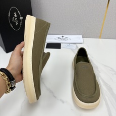 💋💍P家新品 PRAD* 普拉-达 男士帆布乐福鞋 意式优雅,一步到位 这双乐福鞋是标志性的优 💋💍P家新品 PRAD* 普拉-达 男士帆布乐福鞋 意式优雅,一步到位 这双乐福鞋是标志性的优