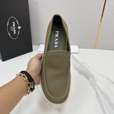 💋💍P家新品 PRAD* 普拉-达 男士帆布乐福鞋 意式优雅,一步到位 这双乐福鞋是标志性的优 💋💍P家新品 PRAD* 普拉-达 男士帆布乐福鞋 意式优雅,一步到位 这双乐福鞋是标志性的优